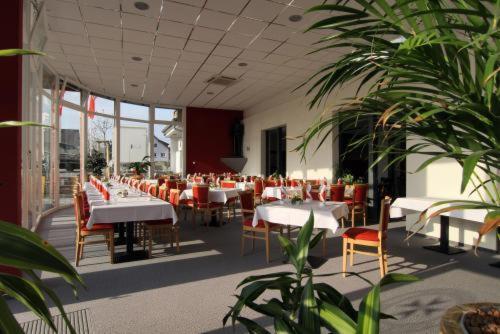 Johanniterhotel Nieder Weisel Exterior photo
